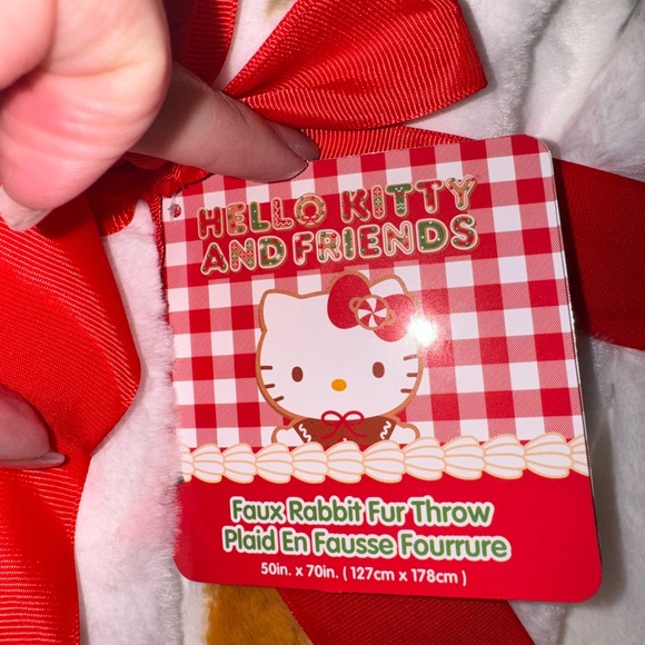 Hello Kitty Christmas Blanket - Picture 2 of 4